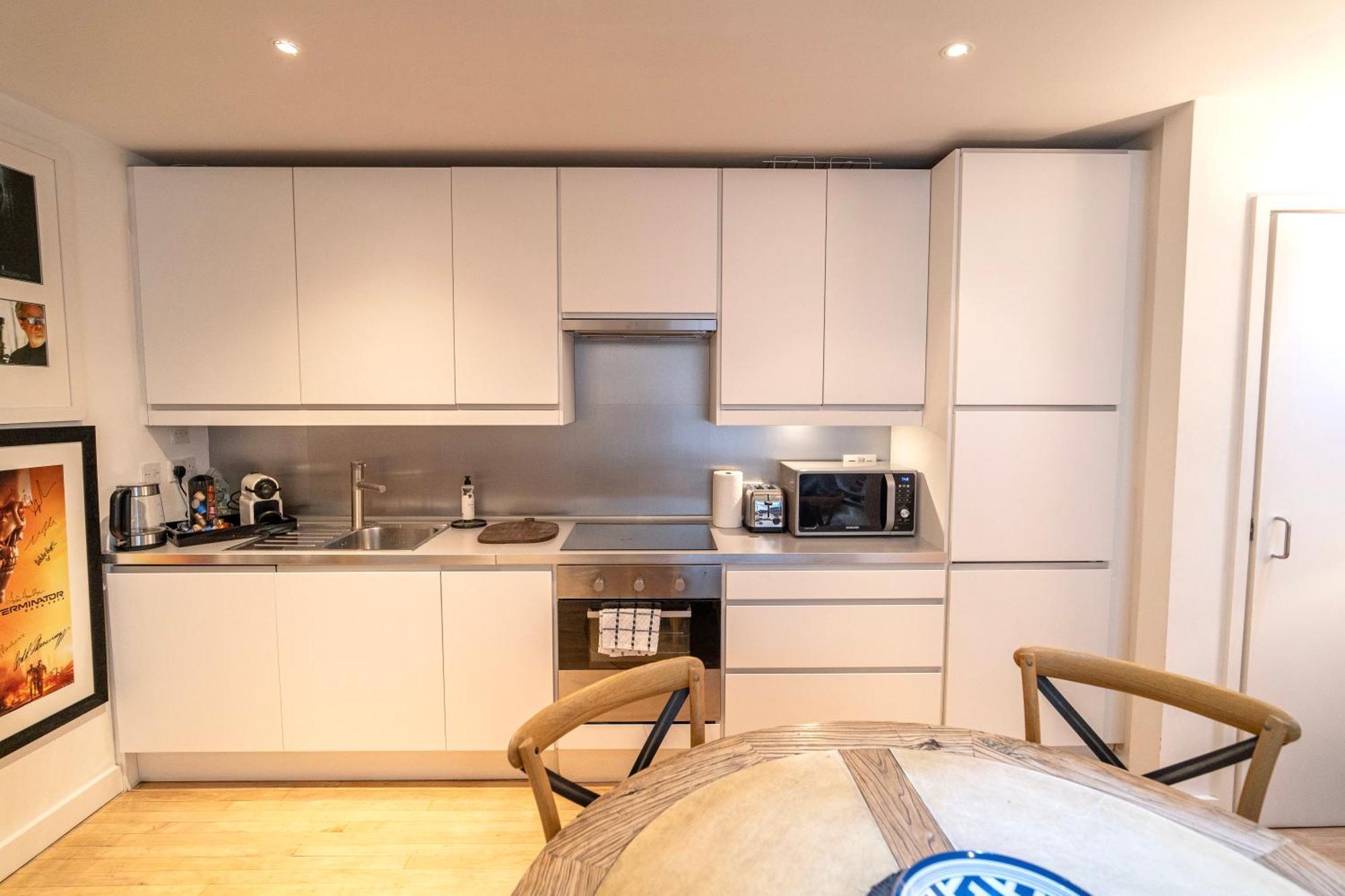 Spacious West End Duplex Apartment, W1 Central Лондон Екстер'єр фото