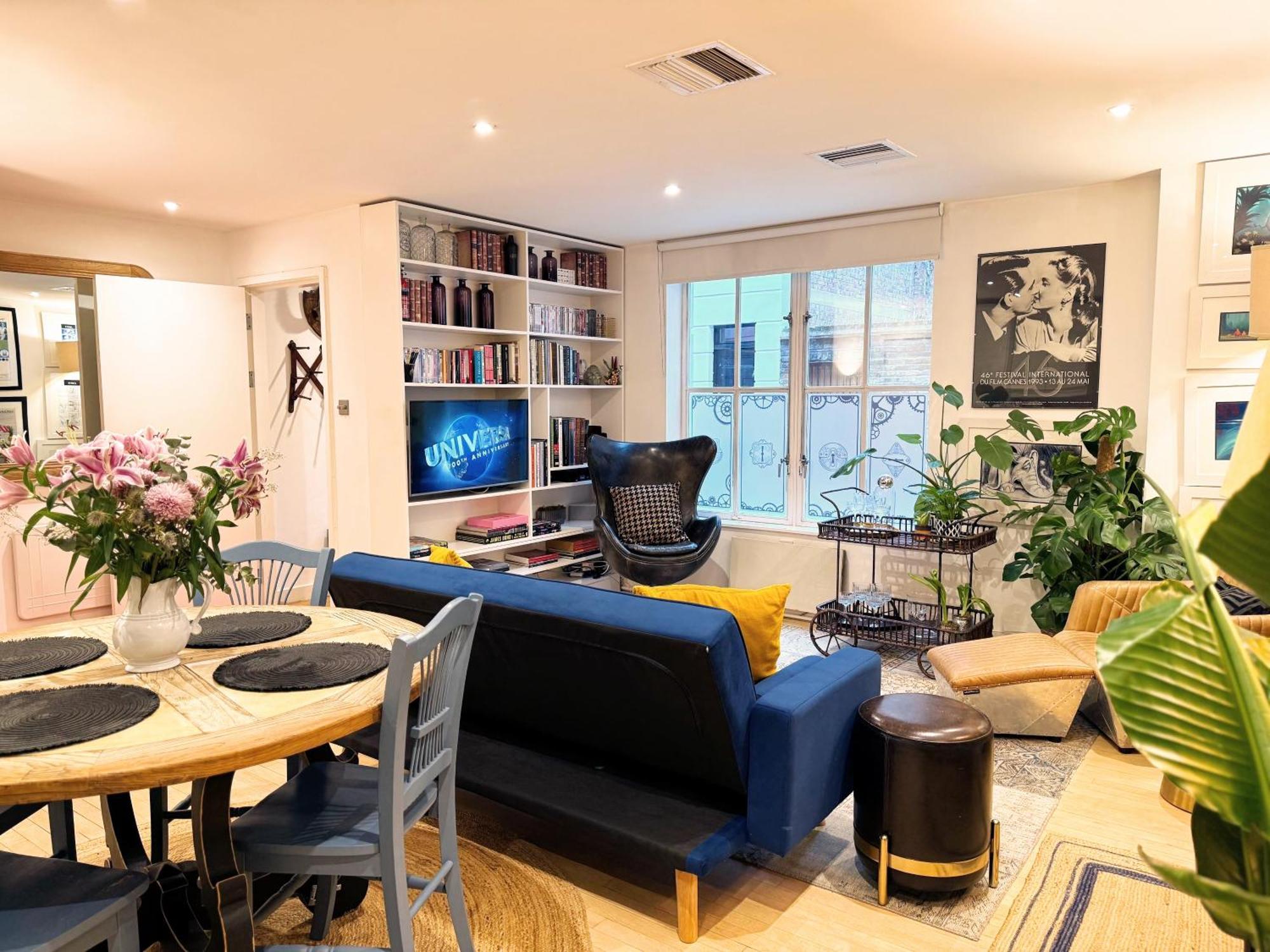 Spacious West End Duplex Apartment, W1 Central Лондон Екстер'єр фото